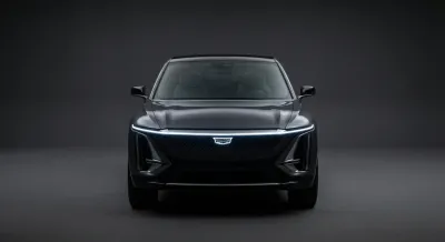 Face avant iconique du Renault Scenic 5 électrique