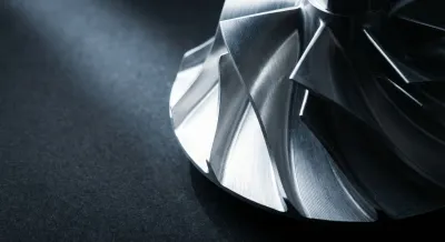 Gros plan iconique d'un composant moteur sur fond sombre